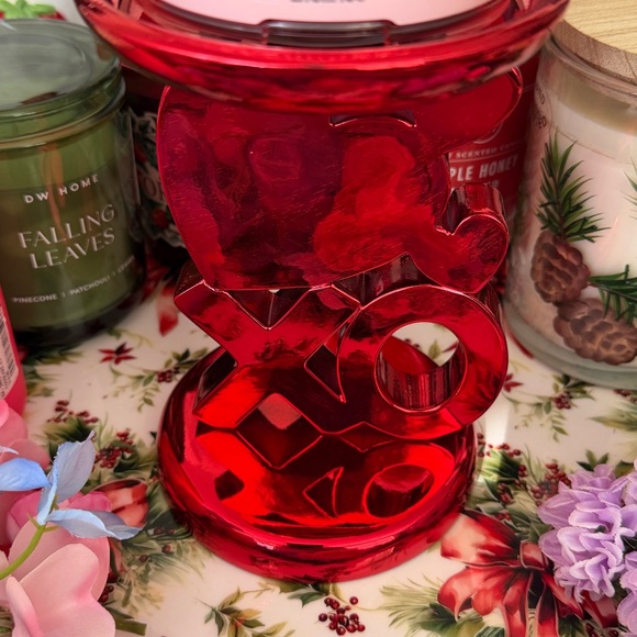 Bath & Body Works Shiny Red XO Candle Holder - Picture 2 of 4